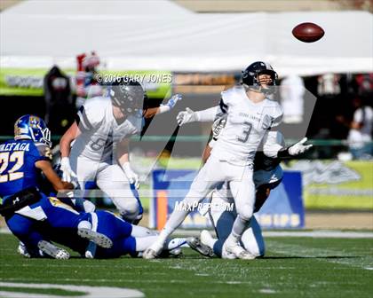 Thumbnail 1 in Serra vs. Sierra Canyon (CIF State Division 2A Final) photogallery.
