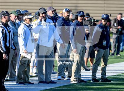 Thumbnail 3 in Serra vs. Sierra Canyon (CIF State Division 2A Final) photogallery.
