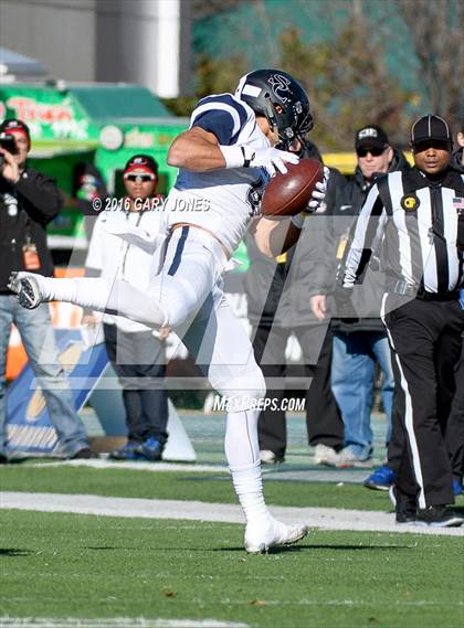 Thumbnail 2 in Serra vs. Sierra Canyon (CIF State Division 2A Final) photogallery.