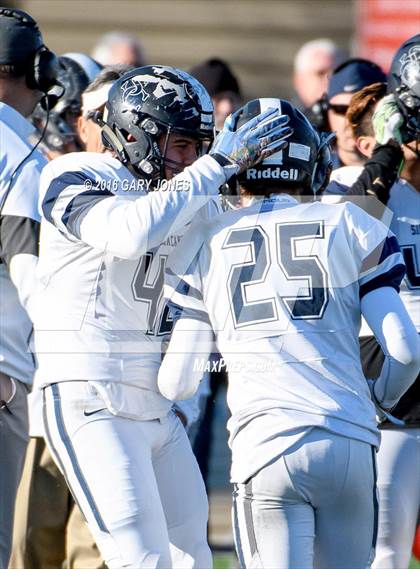 Thumbnail 2 in Serra vs. Sierra Canyon (CIF State Division 2A Final) photogallery.