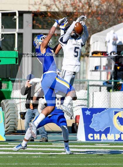 Thumbnail 3 in Serra vs. Sierra Canyon (CIF State Division 2A Final) photogallery.
