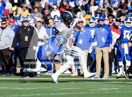 Thumbnail 2 in Serra vs. Sierra Canyon (CIF State Division 2A Final) photogallery.