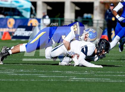 Thumbnail 2 in Serra vs. Sierra Canyon (CIF State Division 2A Final) photogallery.