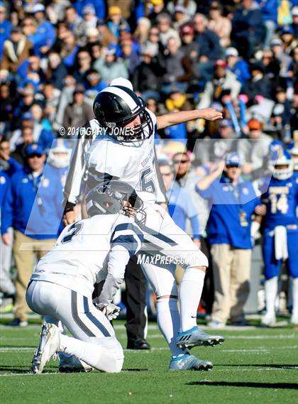 Thumbnail 1 in Serra vs. Sierra Canyon (CIF State Division 2A Final) photogallery.