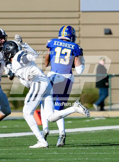 Thumbnail 3 in Serra vs. Sierra Canyon (CIF State Division 2A Final) photogallery.
