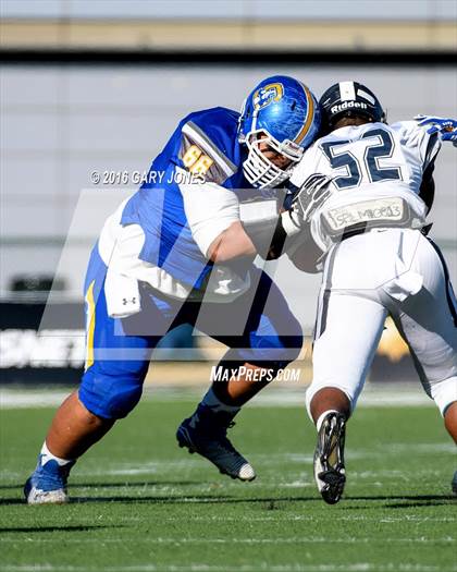 Thumbnail 3 in Serra vs. Sierra Canyon (CIF State Division 2A Final) photogallery.