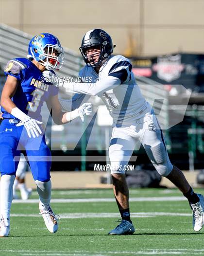 Thumbnail 3 in Serra vs. Sierra Canyon (CIF State Division 2A Final) photogallery.
