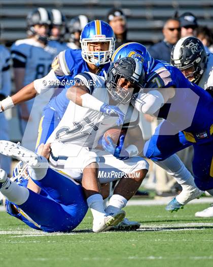 Thumbnail 2 in Serra vs. Sierra Canyon (CIF State Division 2A Final) photogallery.