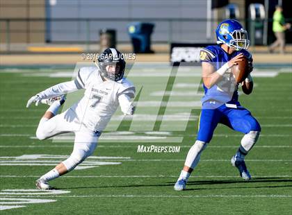 Thumbnail 1 in Serra vs. Sierra Canyon (CIF State Division 2A Final) photogallery.