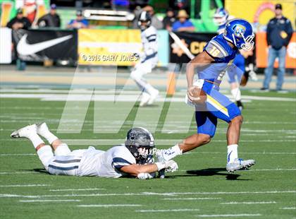 Thumbnail 1 in Serra vs. Sierra Canyon (CIF State Division 2A Final) photogallery.