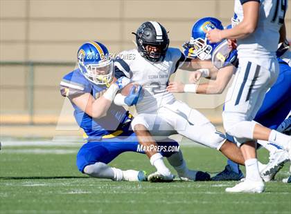 Thumbnail 1 in Serra vs. Sierra Canyon (CIF State Division 2A Final) photogallery.