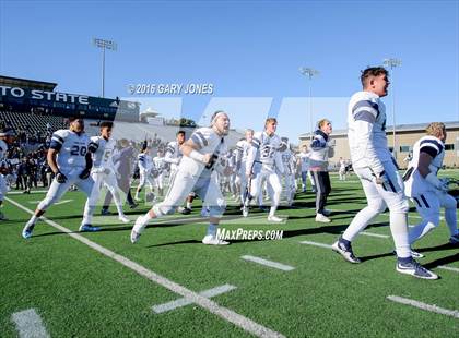Thumbnail 3 in Serra vs. Sierra Canyon (CIF State Division 2A Final) photogallery.