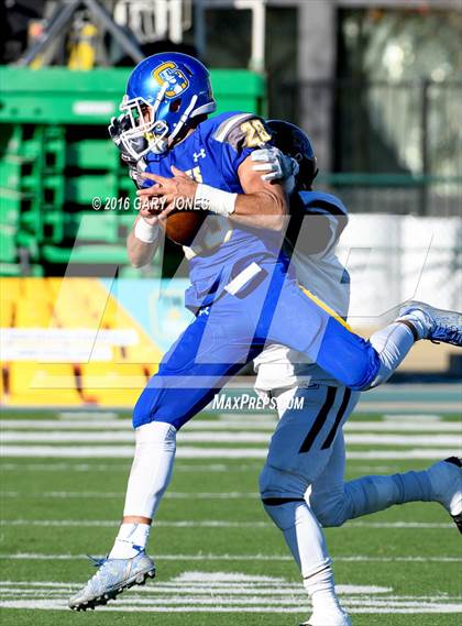 Thumbnail 2 in Serra vs. Sierra Canyon (CIF State Division 2A Final) photogallery.