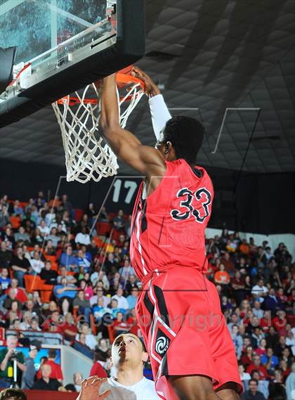 Thumbnail 1 in Highland Park vs. Ottawa (KSHSAA State 4A Final) photogallery.