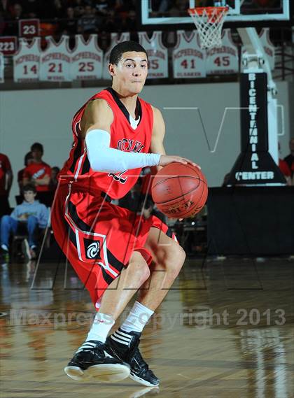 Thumbnail 3 in Highland Park vs. Ottawa (KSHSAA State 4A Final) photogallery.