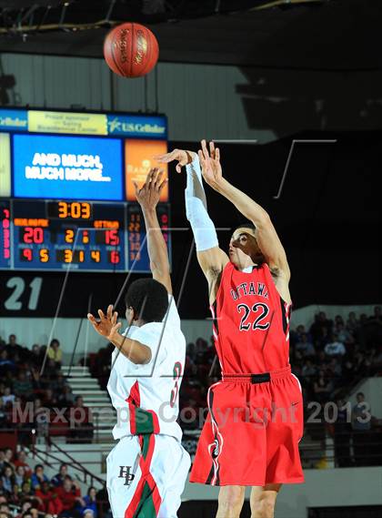 Thumbnail 1 in Highland Park vs. Ottawa (KSHSAA State 4A Final) photogallery.