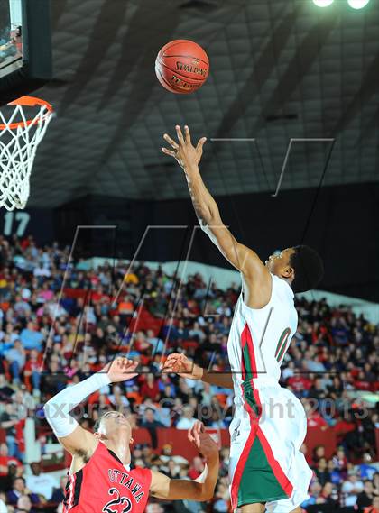 Thumbnail 2 in Highland Park vs. Ottawa (KSHSAA State 4A Final) photogallery.