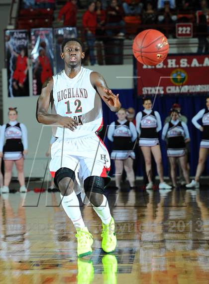 Thumbnail 3 in Highland Park vs. Ottawa (KSHSAA State 4A Final) photogallery.