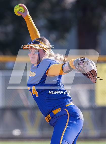 Thumbnail 3 in Pinole Valley vs Novato photogallery.