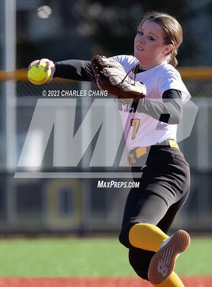 Thumbnail 2 in Pinole Valley vs Novato photogallery.