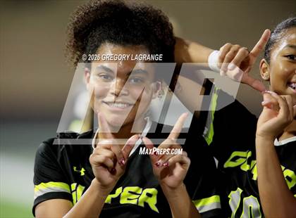 Thumbnail 3 in Marcus vs Guyer photogallery.