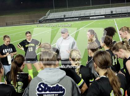 Thumbnail 3 in Marcus vs Guyer photogallery.