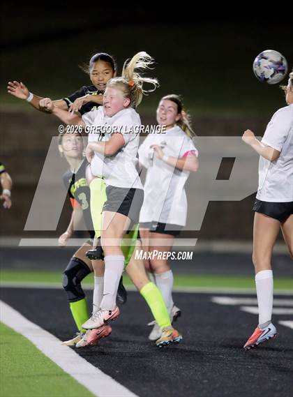 Thumbnail 3 in Marcus vs Guyer photogallery.