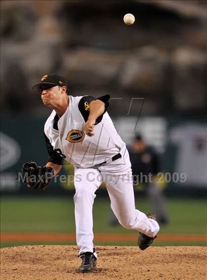 Thumbnail 1 in Edison vs. Capistrano Valley (CIF SS D1 Final) photogallery.