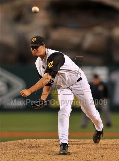 Thumbnail 2 in Edison vs. Capistrano Valley (CIF SS D1 Final) photogallery.