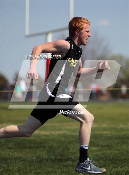 Thumbnail 2 in Yuma Invitational Track Meet photogallery.