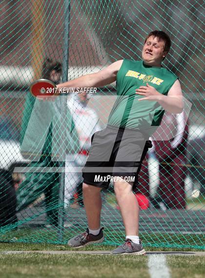 Thumbnail 3 in Yuma Invitational Track Meet photogallery.