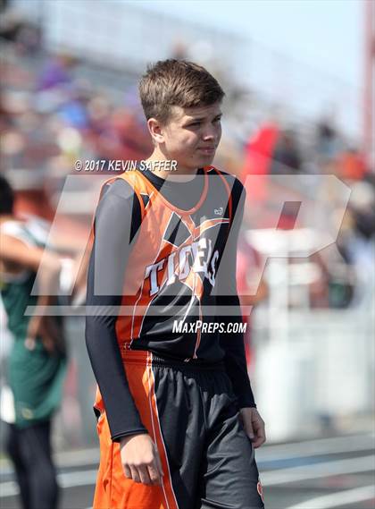 Thumbnail 2 in Yuma Invitational Track Meet photogallery.