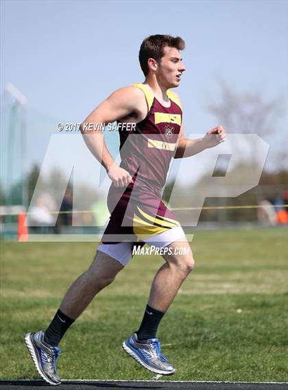 Thumbnail 2 in Yuma Invitational Track Meet photogallery.