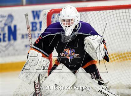Thumbnail 1 in Stamford/Westhill vs. Hall/Southington (CIAC D3 Quarterfinal) photogallery.