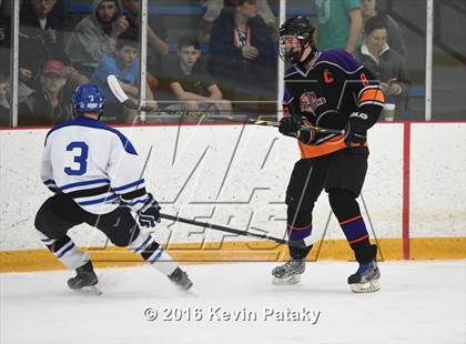 Thumbnail 1 in Stamford/Westhill vs. Hall/Southington (CIAC D3 Quarterfinal) photogallery.