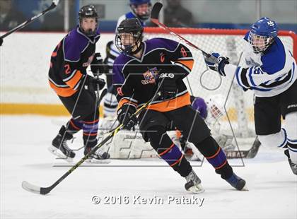 Thumbnail 1 in Stamford/Westhill vs. Hall/Southington (CIAC D3 Quarterfinal) photogallery.