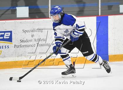 Thumbnail 1 in Stamford/Westhill vs. Hall/Southington (CIAC D3 Quarterfinal) photogallery.