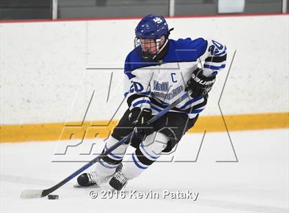 Thumbnail 1 in Stamford/Westhill vs. Hall/Southington (CIAC D3 Quarterfinal) photogallery.