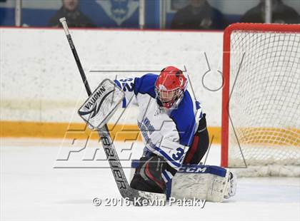 Thumbnail 3 in Stamford/Westhill vs. Hall/Southington (CIAC D3 Quarterfinal) photogallery.