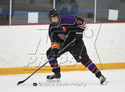 Thumbnail 1 in Stamford/Westhill vs. Hall/Southington (CIAC D3 Quarterfinal) photogallery.