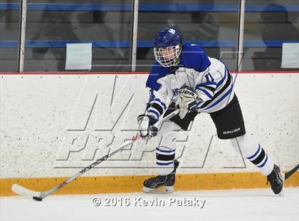 Thumbnail 3 in Stamford/Westhill vs. Hall/Southington (CIAC D3 Quarterfinal) photogallery.