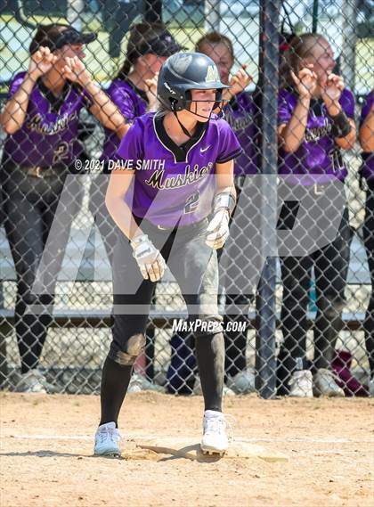 Thumbnail 2 in Muscatine vs Williamsburg (Rick Doran Classic) photogallery.