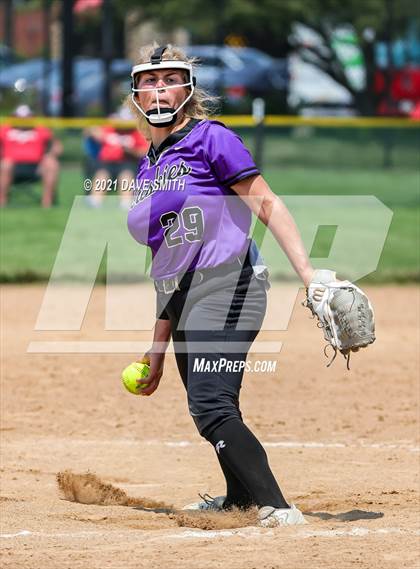 Thumbnail 3 in Muscatine vs Williamsburg (Rick Doran Classic) photogallery.
