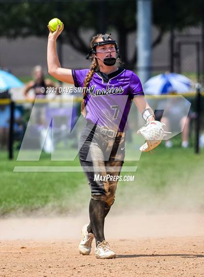 Thumbnail 1 in Muscatine vs Williamsburg (Rick Doran Classic) photogallery.