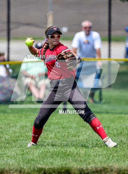 Thumbnail 2 in Muscatine vs Williamsburg (Rick Doran Classic) photogallery.