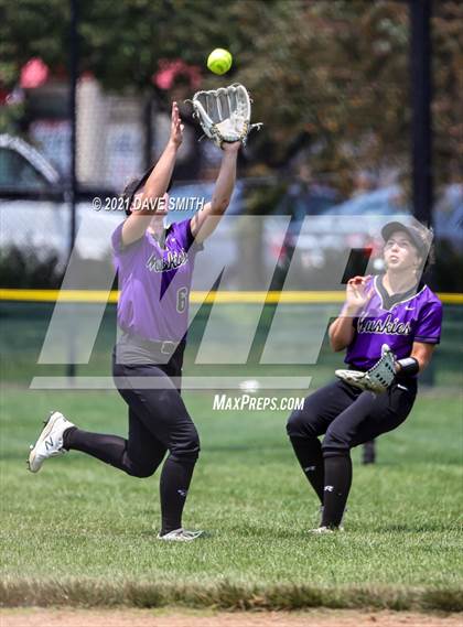 Thumbnail 3 in Muscatine vs Williamsburg (Rick Doran Classic) photogallery.