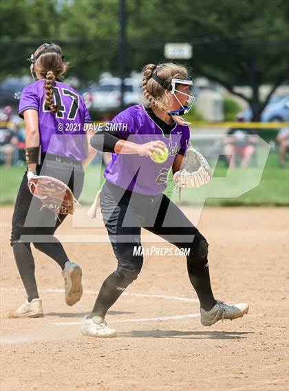 Thumbnail 2 in Muscatine vs Williamsburg (Rick Doran Classic) photogallery.