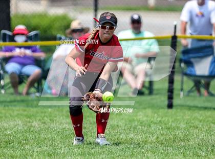 Thumbnail 1 in Muscatine vs Williamsburg (Rick Doran Classic) photogallery.