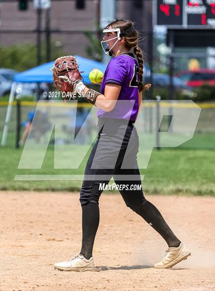 Thumbnail 2 in Muscatine vs Williamsburg (Rick Doran Classic) photogallery.