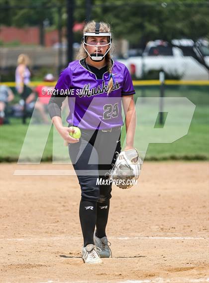 Thumbnail 1 in Muscatine vs Williamsburg (Rick Doran Classic) photogallery.